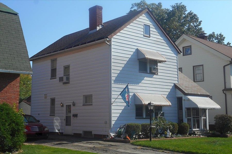 2nd image of 2045 Lincoln Ave