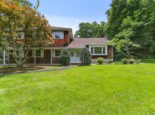 74 Bobbys Ct, Ridgefield, CT 06877