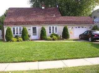 155 Spring Ln, Levittown, NY 11756