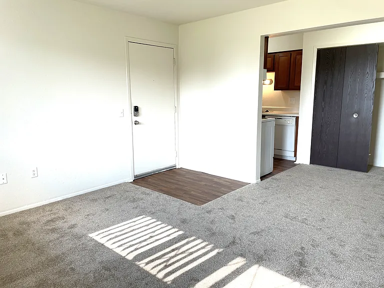 Perry Place Apartments — Photo 45