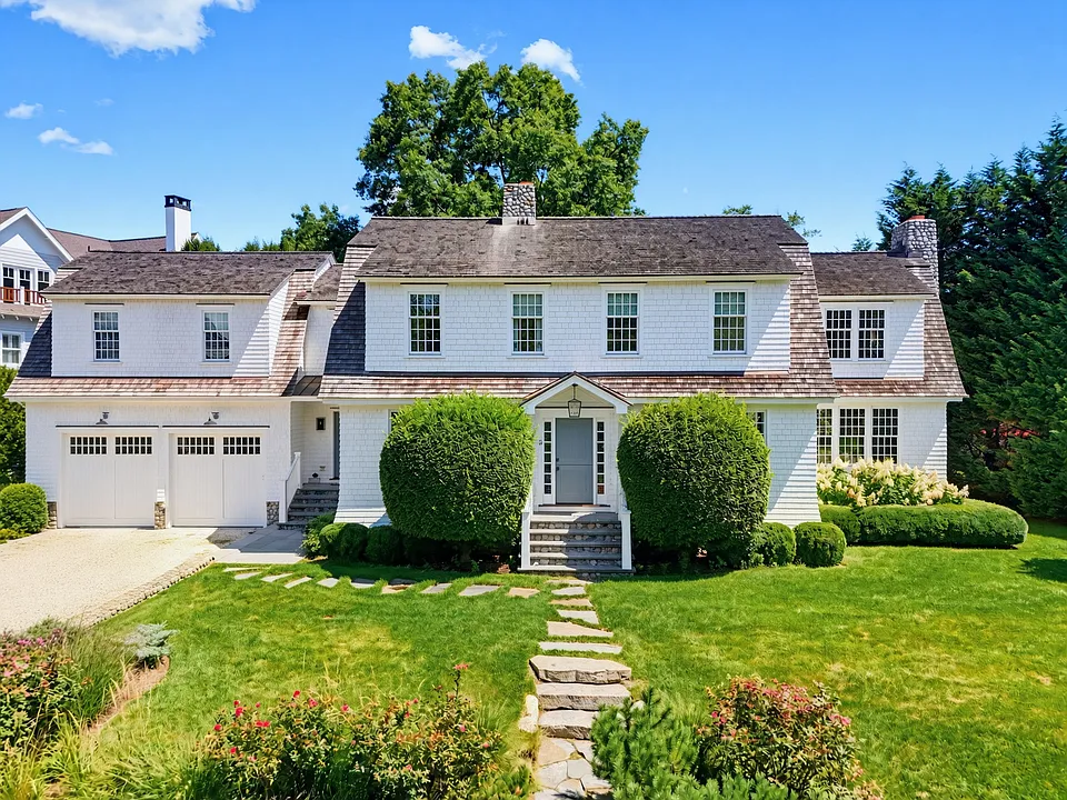 8 Rowayton Ave