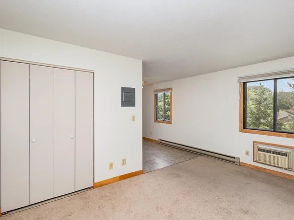 14841 58th St N APT B4, Stillwater, MN 55082