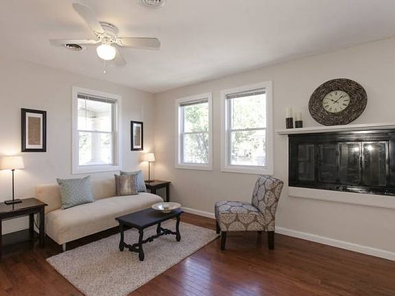 Living room w/ fireplace
