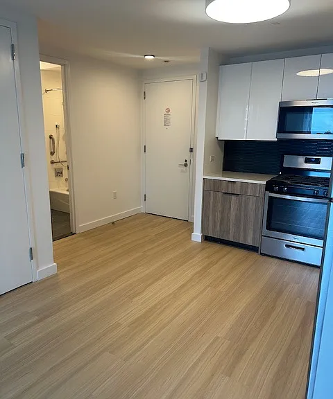 1-10 56th Ave #813 — Photo 8
