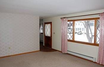 2nd image of 15 Oakland Ave