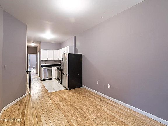 4th image of 310 E 105th St APT 3