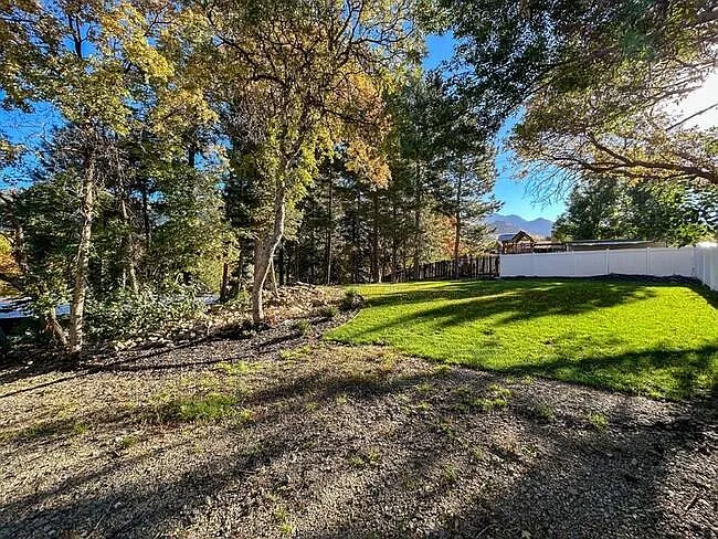1543 Oakcrest Dr — Photo 11