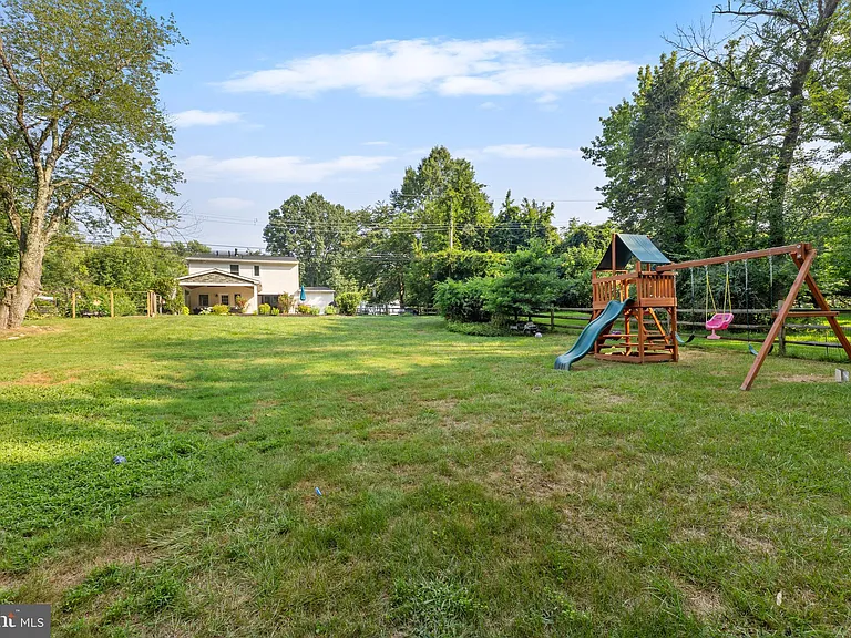 1621 Clearview Ave — Photo 29