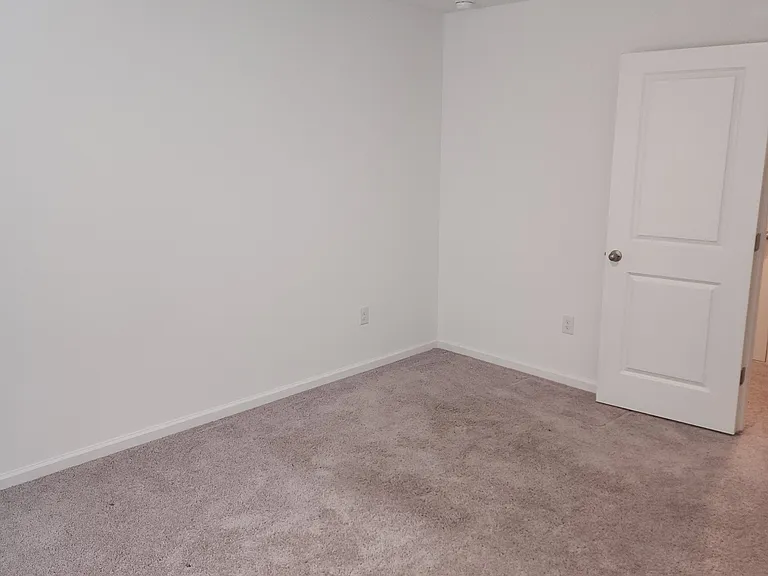11805 Sylvia St — Photo 20