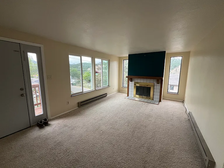 26142 Kingsbury Rd — Photo 2