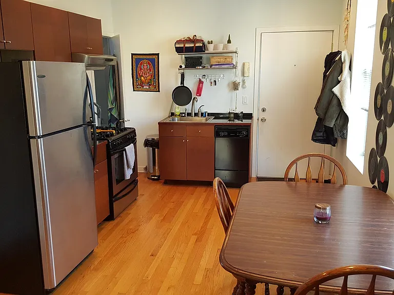 1328 N Bosworth Ave #6 — Photo 4