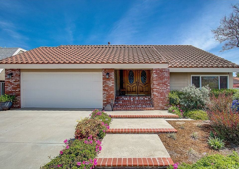 1st image of 156 N Avenida Cienega