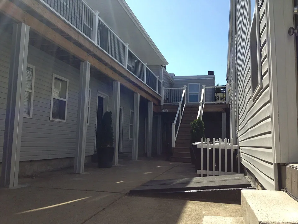 1511-1519 Bingham St