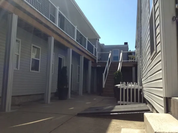 Apartments in the Southside *One Block to E. Carson * Modern Renovations * Pet Friendly * Availab...