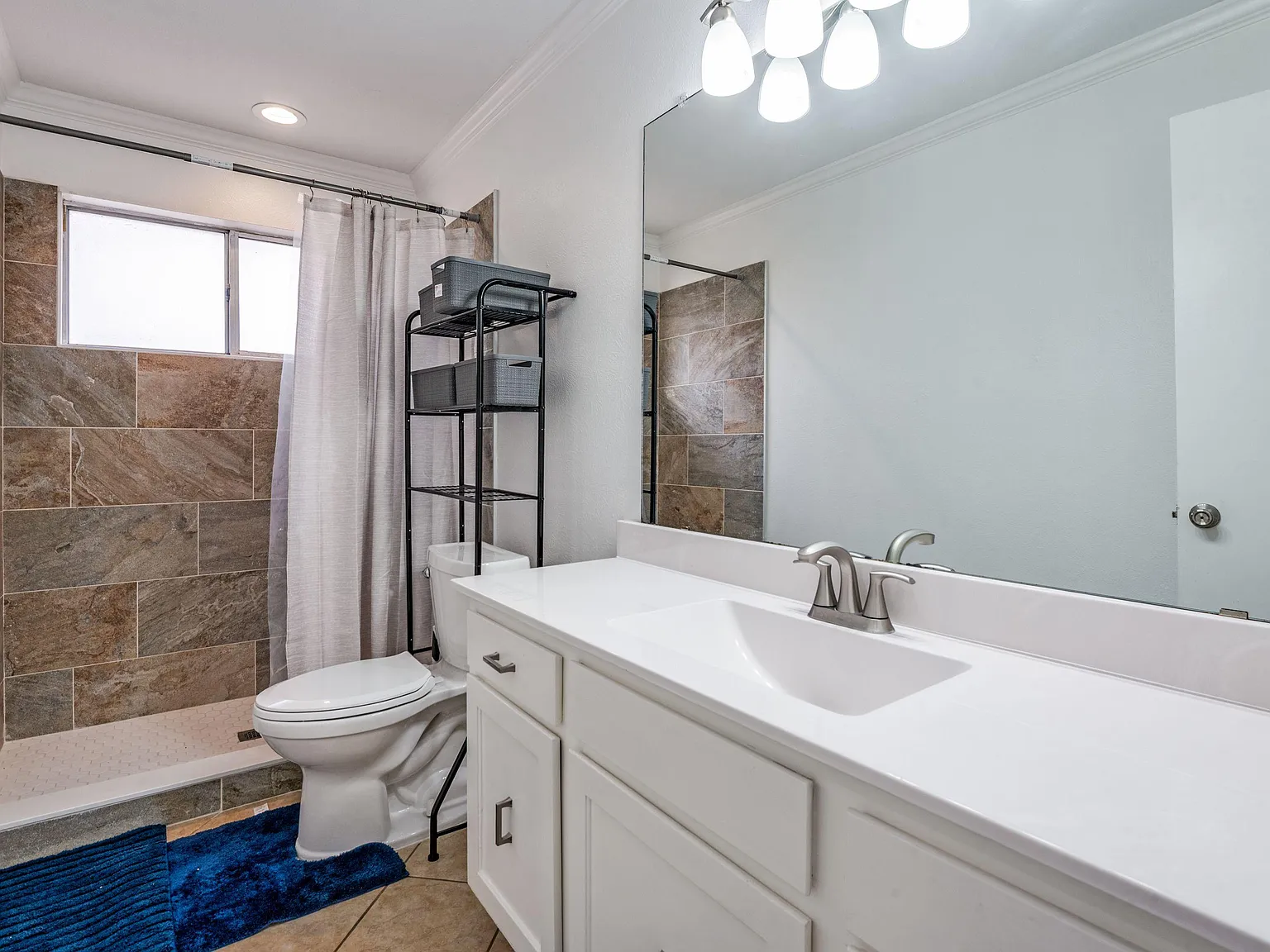 4 bed, 2.0 bath, 1950 sqft, $957 — Photo 2