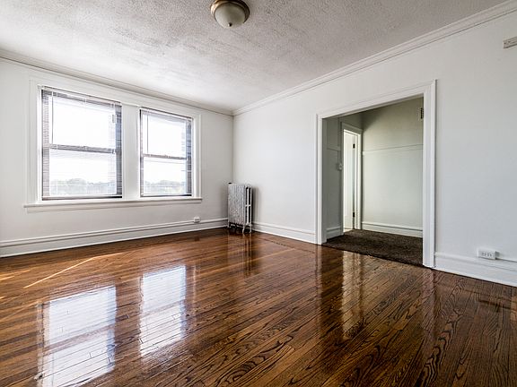 4th image of 741 E 79th St