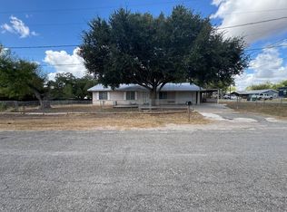 709 Leckie St, Runge, TX 78151