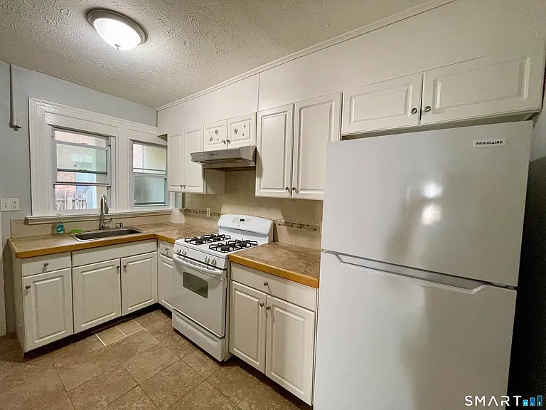 12 Lorraine St #1 — Photo 13