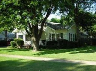 915 Plum St, Graham, TX 76450