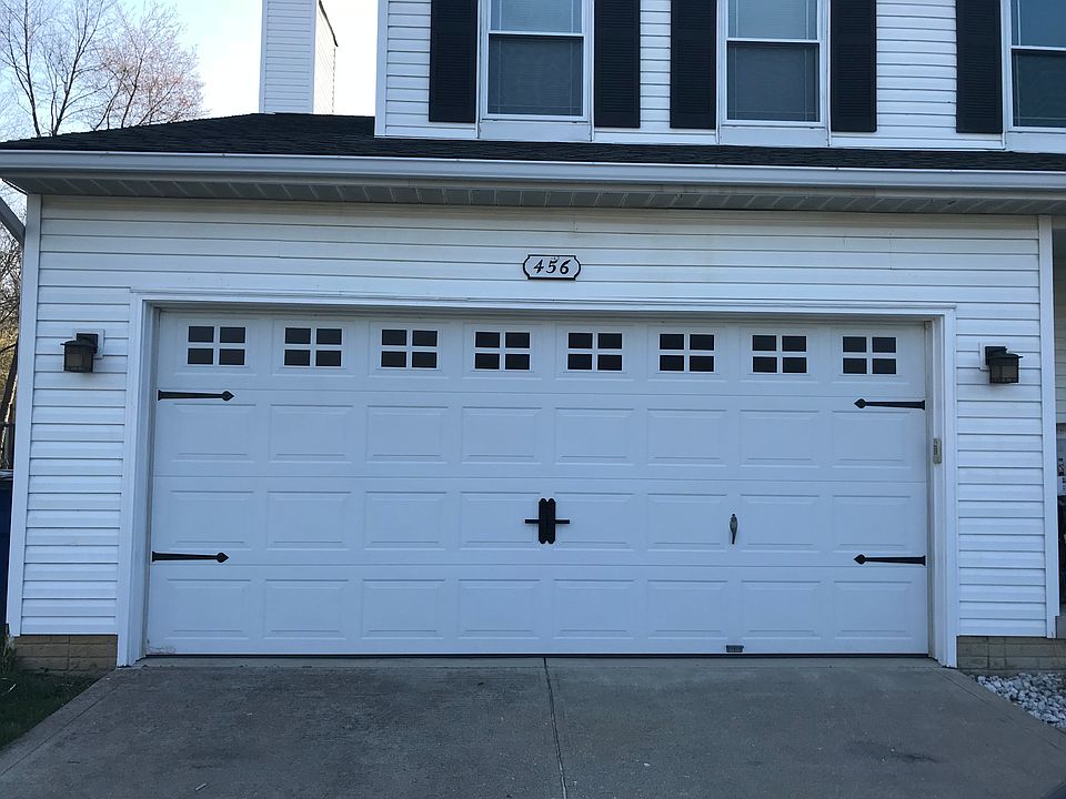1st image of 456 Oak Meadow Dr