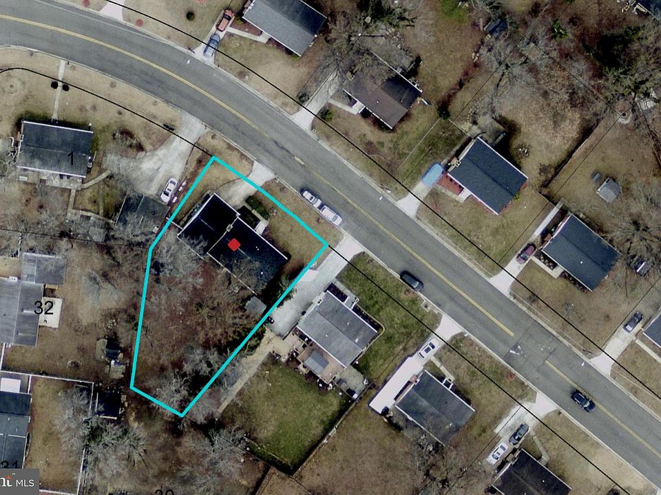 2nd image of 2903 Kingsway Rd