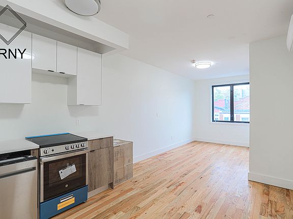 2nd image of 1603 Lincoln Pl #312