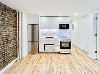 171 Mulberry Street, #4B