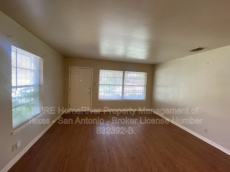 2 bed, 1.0 bath, 846 sqft, $1,095 — Photo 2