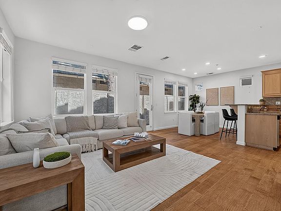 3rd image of 3575 Druffel Pl