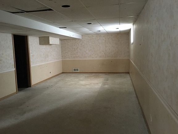 4th image of 721 Parkway Ave