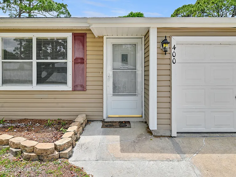 400 Calabria Ave SE — Photo 3