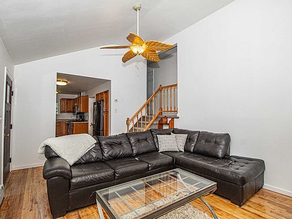 5th image of 31 Crag Ct