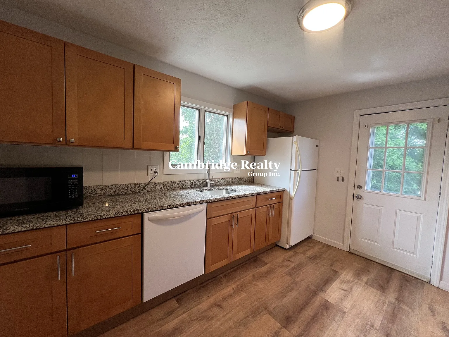 2 bed, 1.0 bath, 1100 sqft, $2,750 — Photo 2