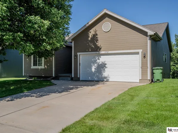 13707 S 14th St, Bellevue, NE 68123