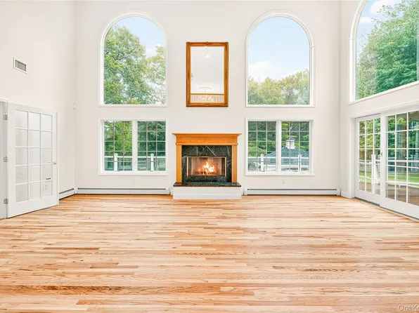 21 Benson Point Court, Stony Point, NY 10980