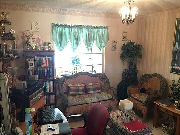 5th image of 10533 Jepson St