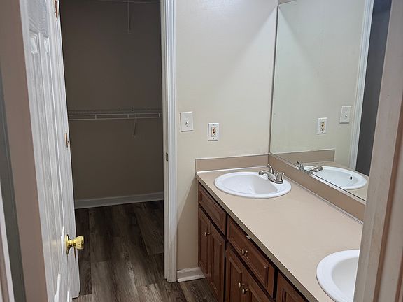 5th image of 821 Lee Road 425