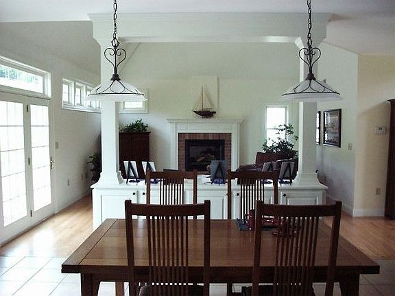 Eating Area Looking to FR
