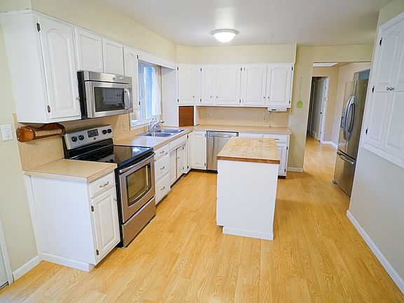 5th image of 3032 E Lois Ave