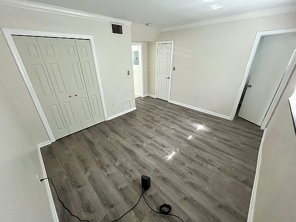 3rd image of 455 NE 16th Ave APT 5