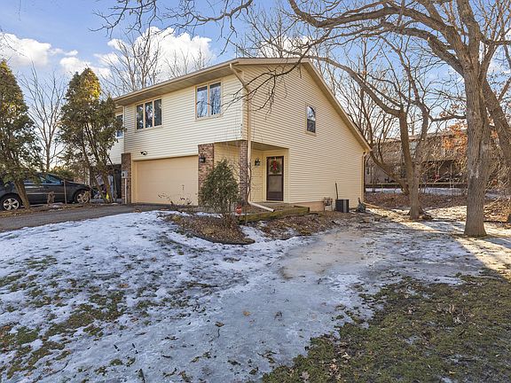 2nd image of 4587 Cantebury Cir