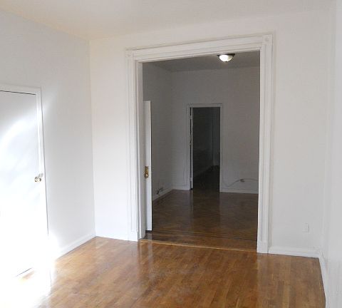 4th image of 182 E 111th St APT 2