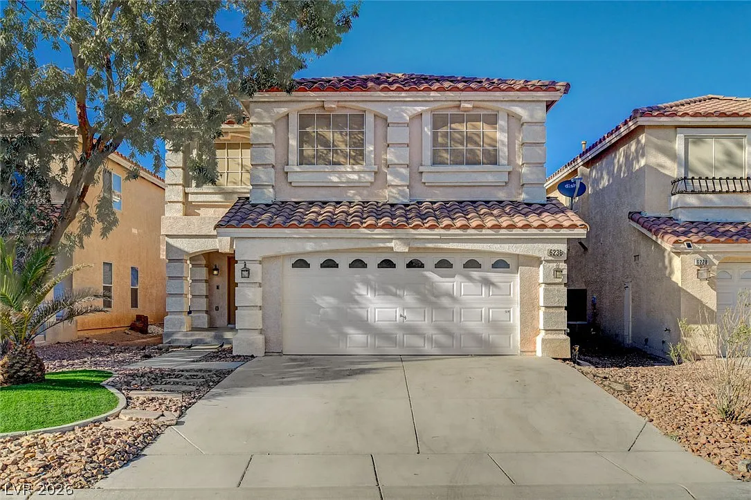 3 bed, 2.5 bath, 1972 sqft, $2,300 — Photo 1