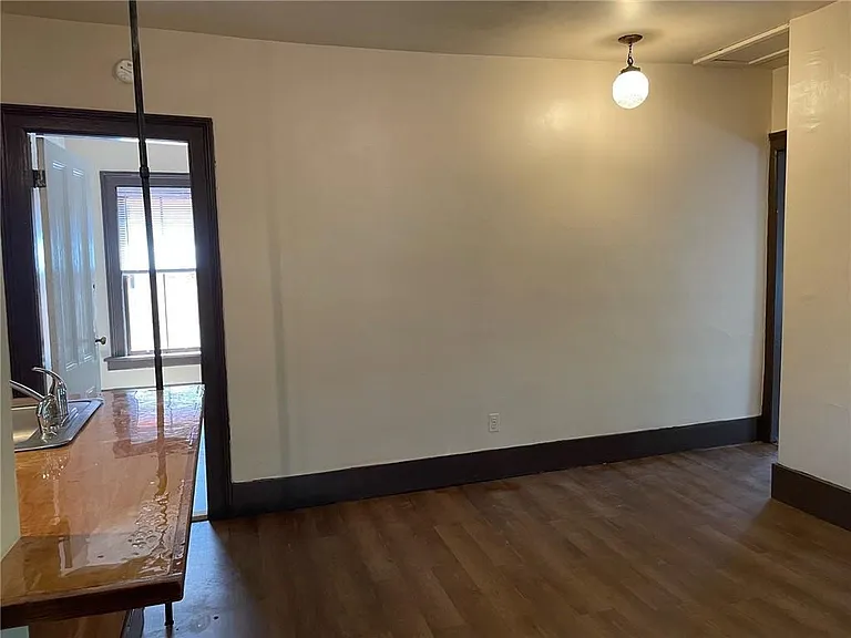 168 Gibbs St #4 — Photo 7