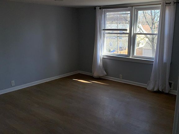 5th image of 441 Brooklawn Ave