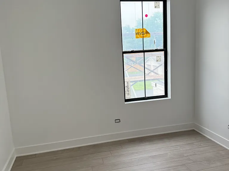 Bedroom 3
10'6" x 13'3"