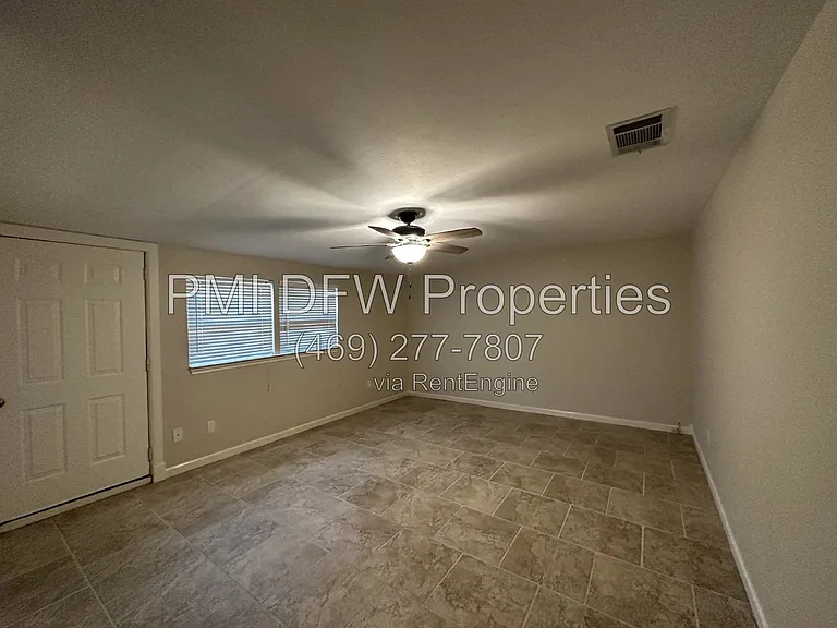 2120 Blossom Ln — Photo 11