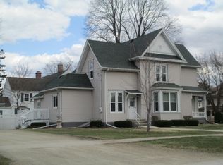 206 6th Ave E, Cresco, IA 52136