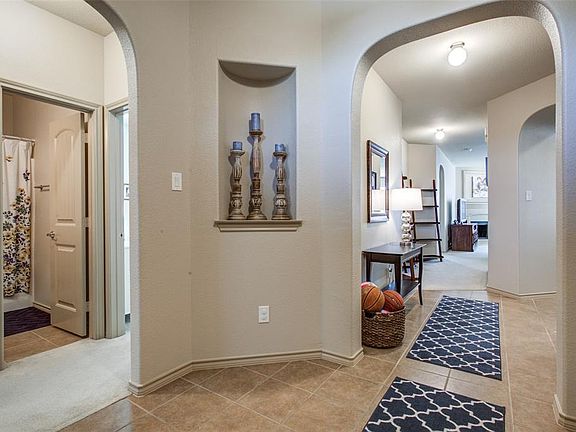 4th image of 3229 Buckthorn Ln