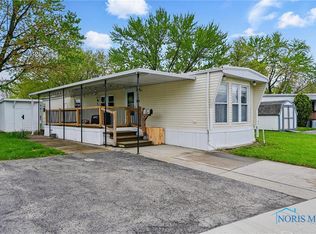 1869 Huntington Dr, Findlay, OH 45840